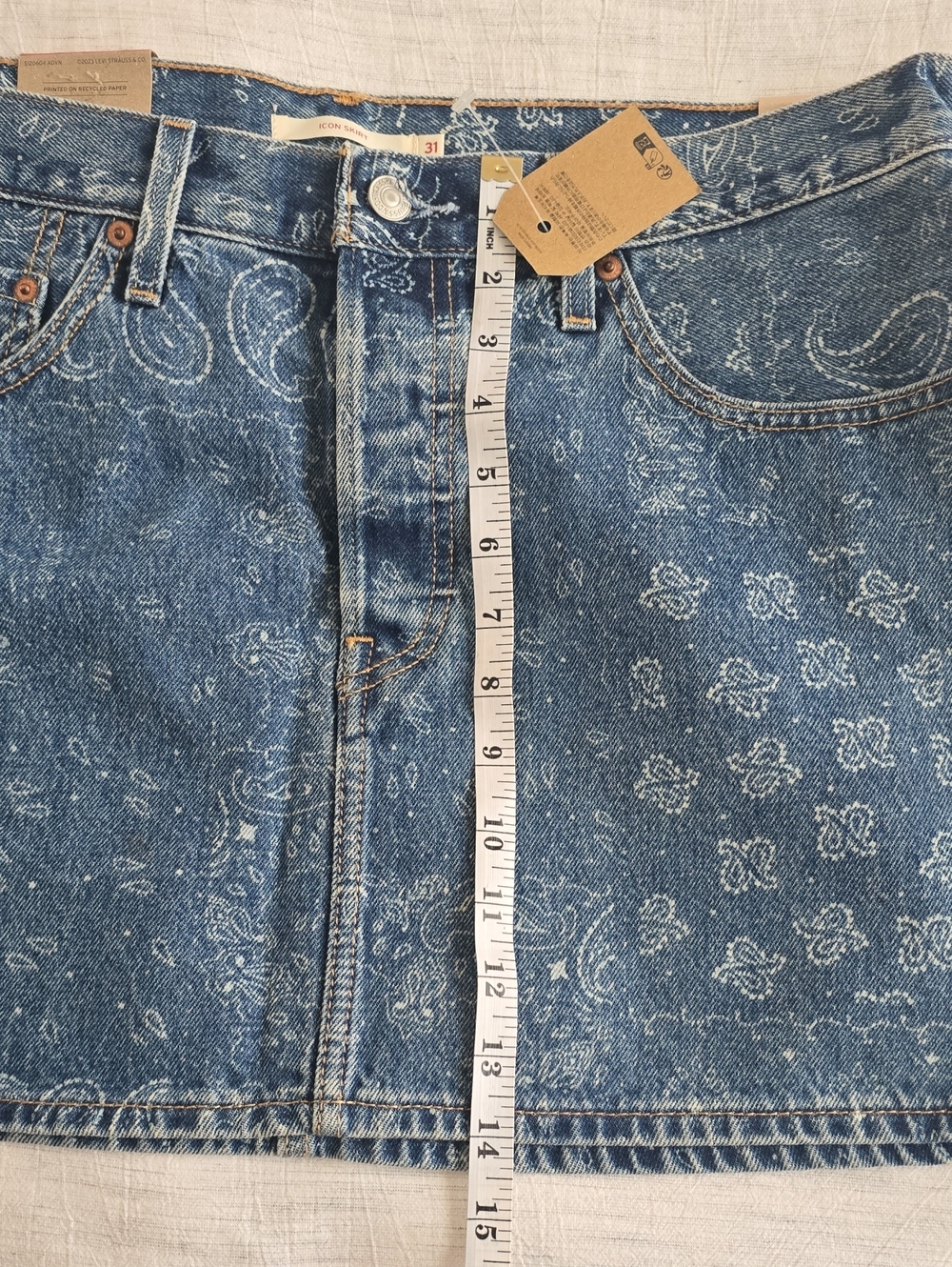 Levi's Blue Denim Mini Skirt with White Bandana Print Size:31 - Picture 9 of 10